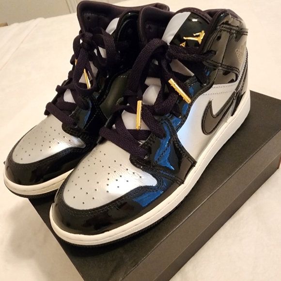 Nike Jordan Black and Silver Sneakers - Picture 3 of 5